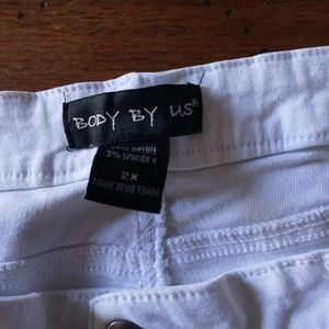 Woman's white stretching jeans leggings..perfect condition SIZE 2.